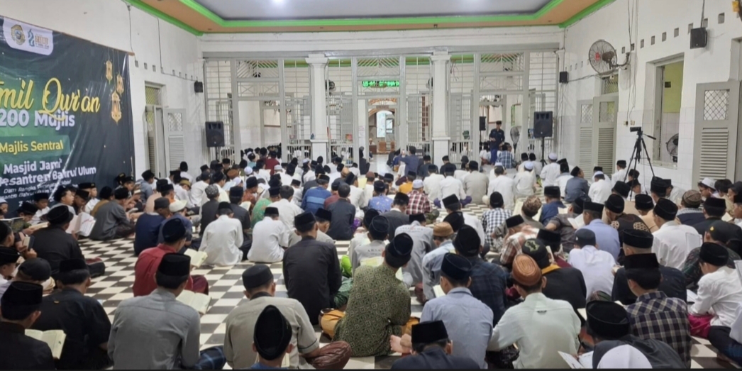 Serentak, Khotmil Qur'an 200 Majelis Pondok Pesantren Bahrul Ulum dalam rangka peringatan 2 Abad Bahrul Ulum