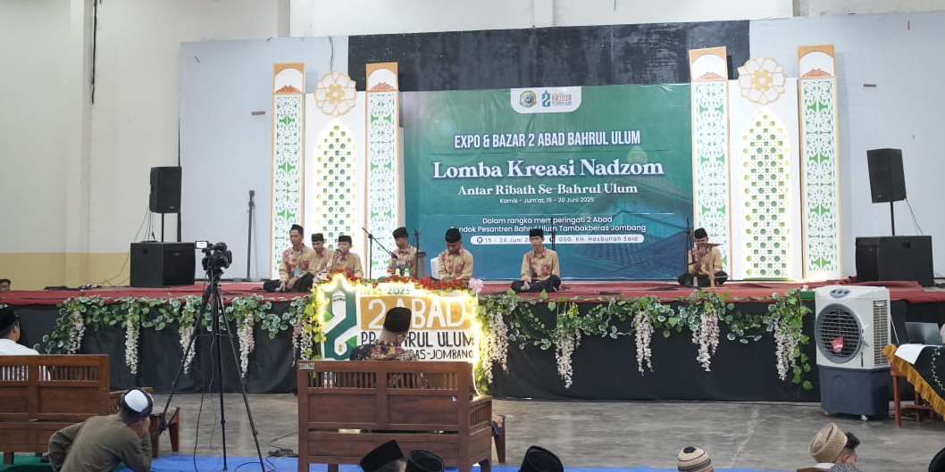 Kemeriahan Dua Abad Bahrul Ulum, Santri Putra Adu Kreasi Nadhom