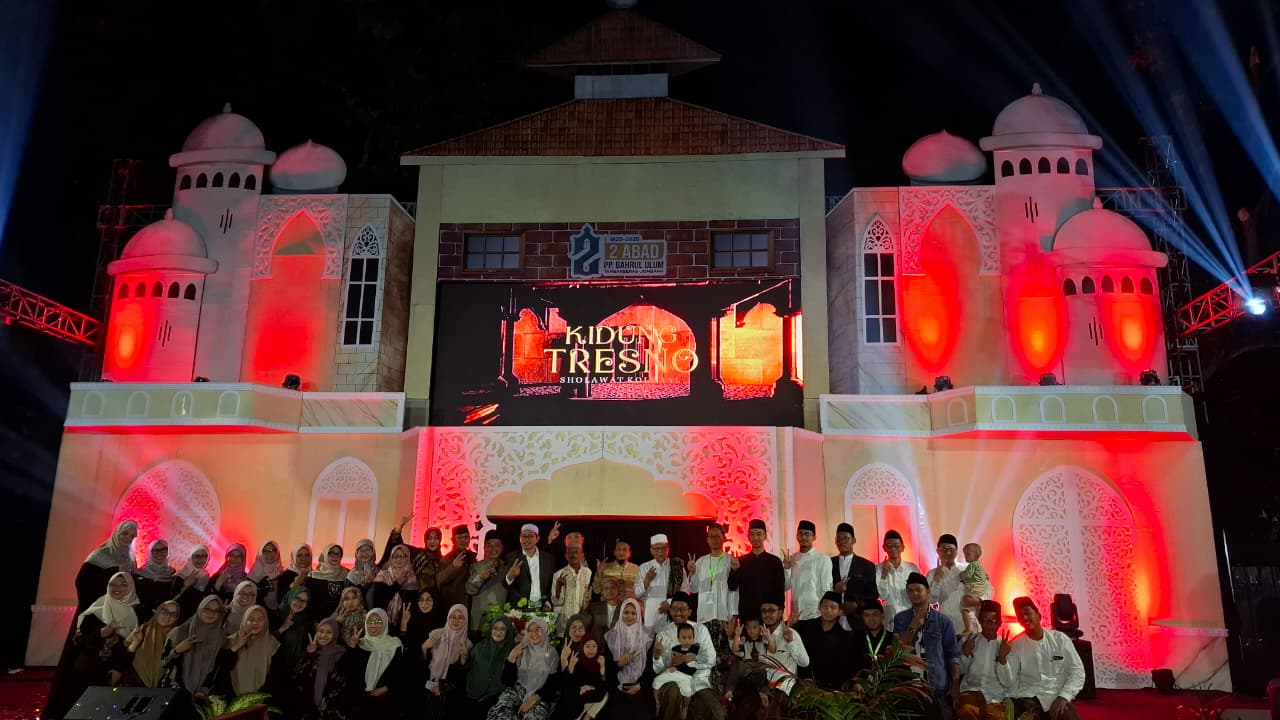 Lantunan Kidung Tresno Mengawal Pembukaan Multaqoh Santri Nasional